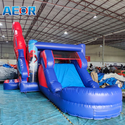Un château gonflable pour les enfants. Un château gonflable pour les enfants. Un château gonflable.