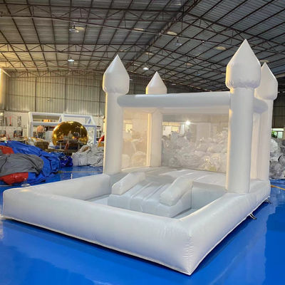 Fête en plein air Maison à rebond blanche Château gonflable pour enfants avec trou de balle