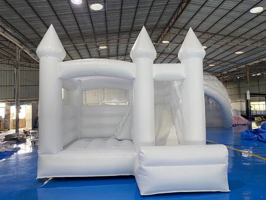 Buen precio Combo comercial Casa de salto blanco con tobogán equipo de entretenimiento de salto inflable en línea