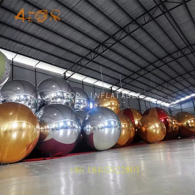 Des boules gonflables brillantes décoration de fête de Noël reflétant une boule miroir gonflable en argent géant en PVC/sphère B