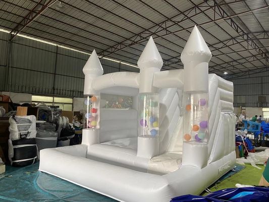 Château gonflable à rebond Château gonflable blanc avec toboggan pour enfants en plein air