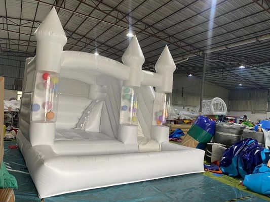 Château gonflable à rebond Château gonflable blanc avec toboggan pour enfants en plein air