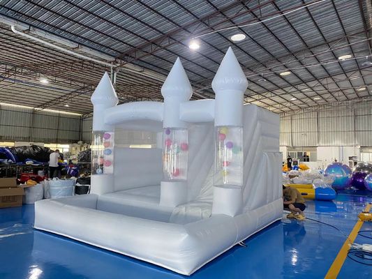 Vente à chaud Maison blanche en pastel Saut de mariage Château en pastel Ballons