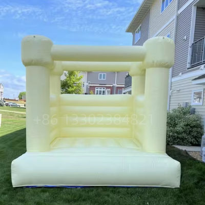 À la maison, à l'usage des enfants, à la fête, à la marche sur la lune, à la mini-maison blanche, au saut.